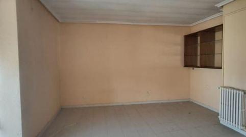 Foto 3 de Pis en venda a Calle Malaga Fs, 29, Flores de Sil - La Placa, León