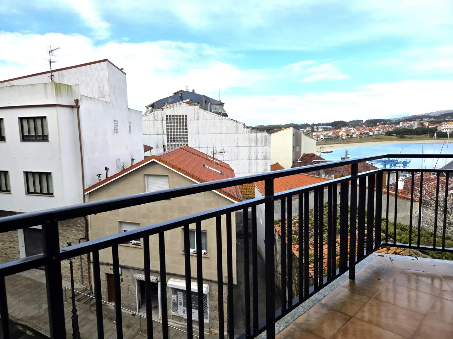 Balcony of Flat for sale in Sanxenxo  with Parquet flooring, Terrace and Oven