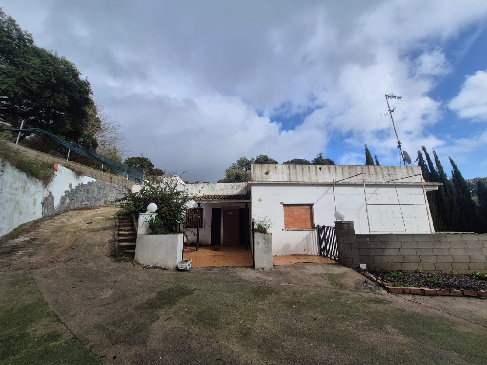 Vista exterior de Casa o xalet en venda en Sant Cebrià de Vallalta amb Jardí privat