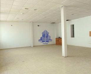 Premises to rent in Beniel