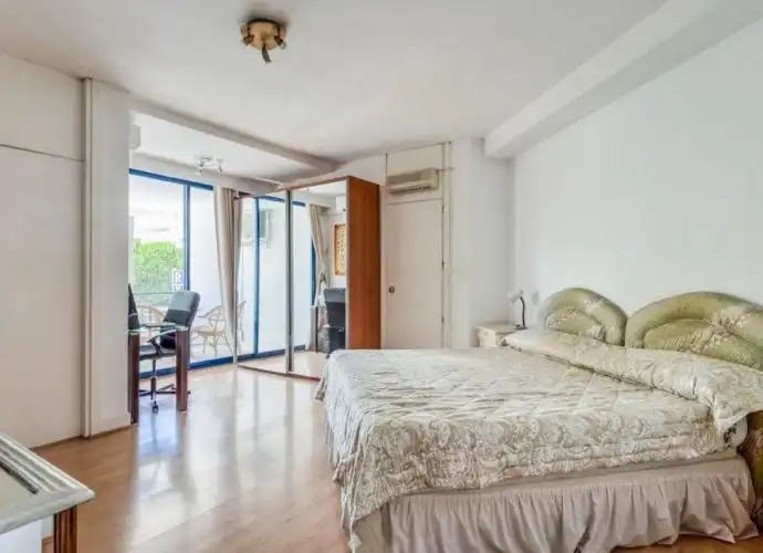 Schlafzimmer von Maisonette zum Verkauf in Marbella mit Klimaanlage, Terrasse und Abstellraum