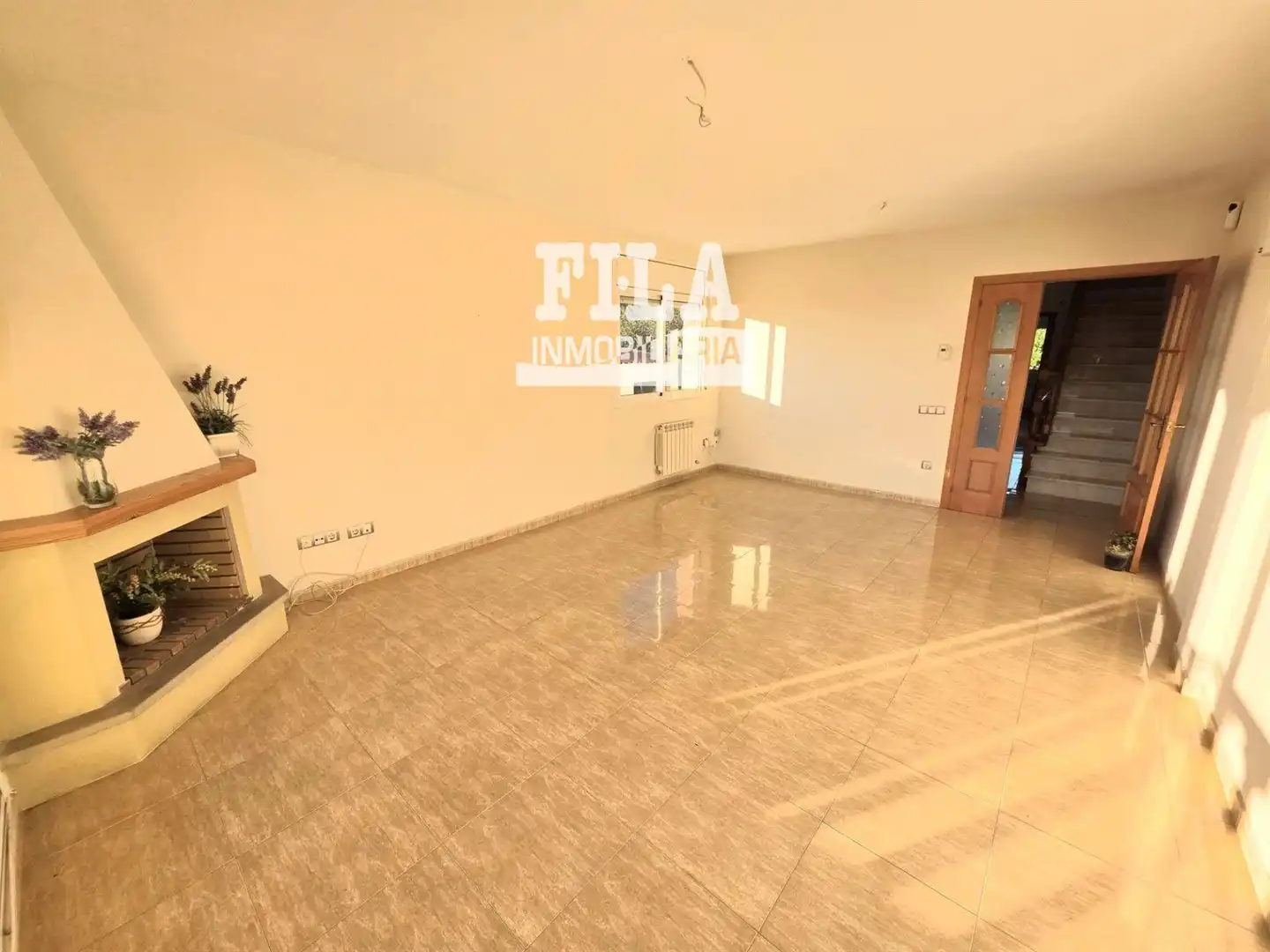 Casa aparellada amb jardí en venda a La Pobla de Montornès, imagen 10
