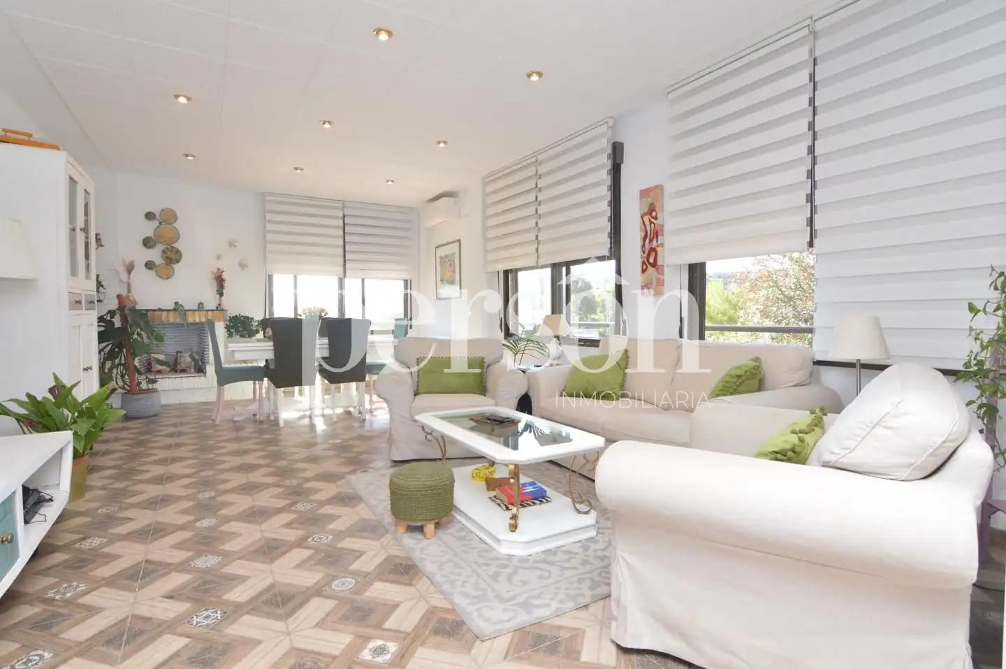 Sala de estar de Casa o chalet en venta en Chiva con Aire acondicionado, Jardín privado y Terraza