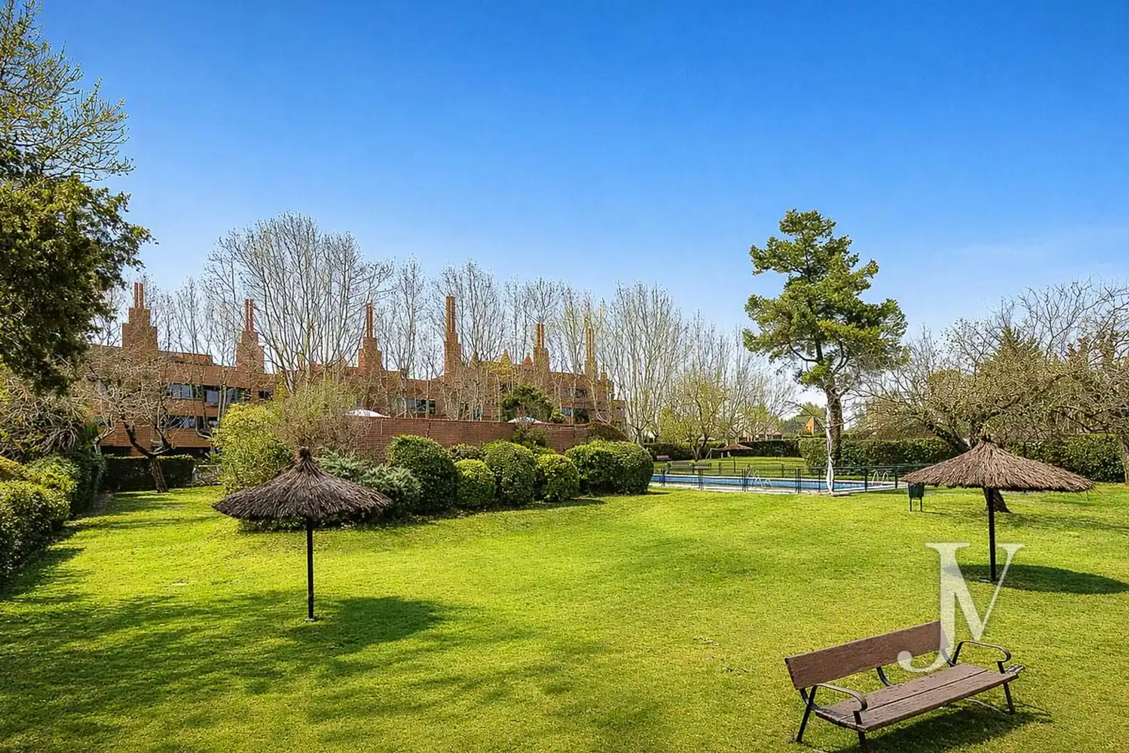 Jardí de Pis en venda en Madrid amb Calefacció, Moblat i Forn