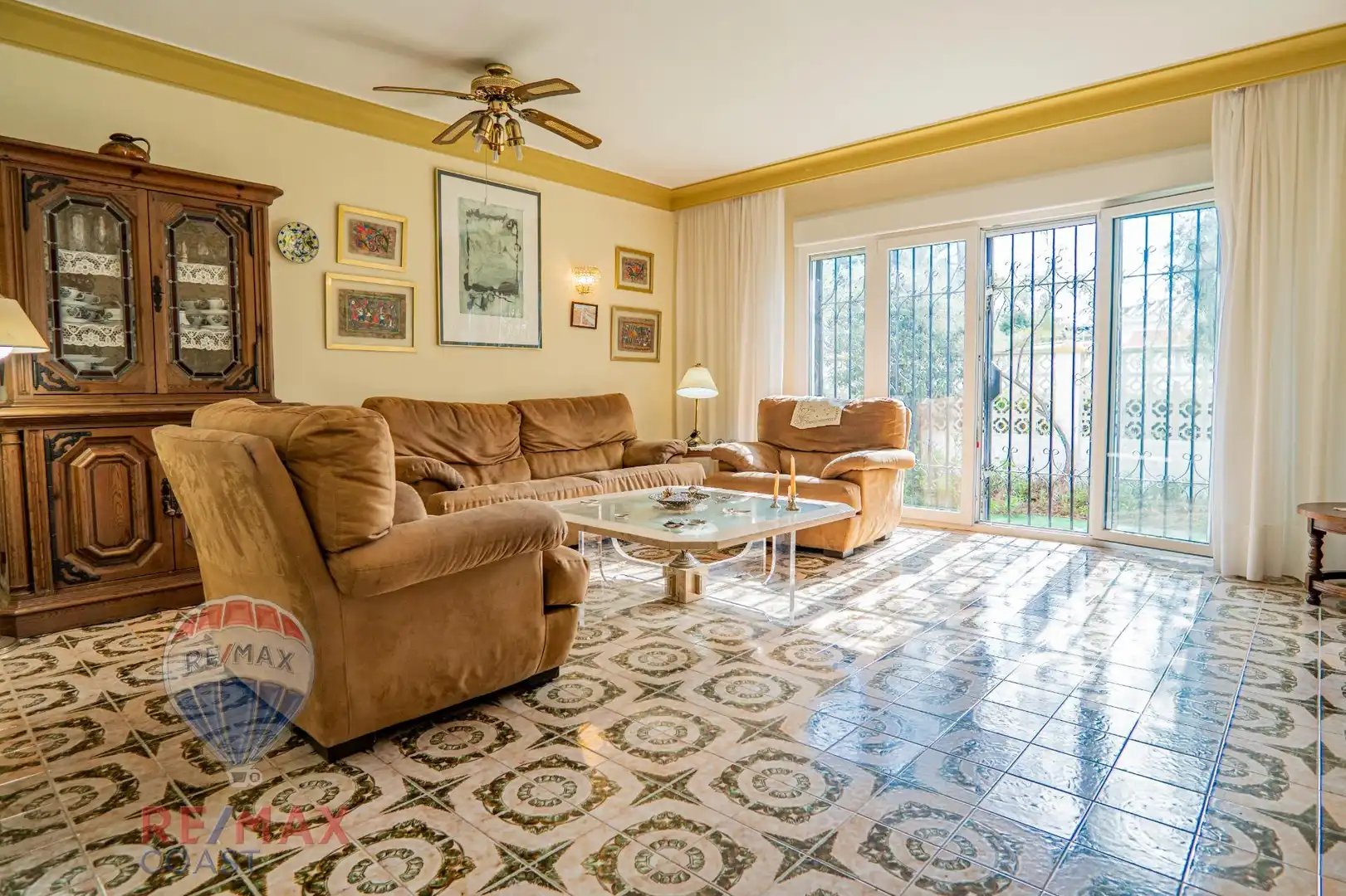 Sala de estar de Casa o chalet en venta en Torrox con Aire acondicionado, Calefacción y Jardín privado