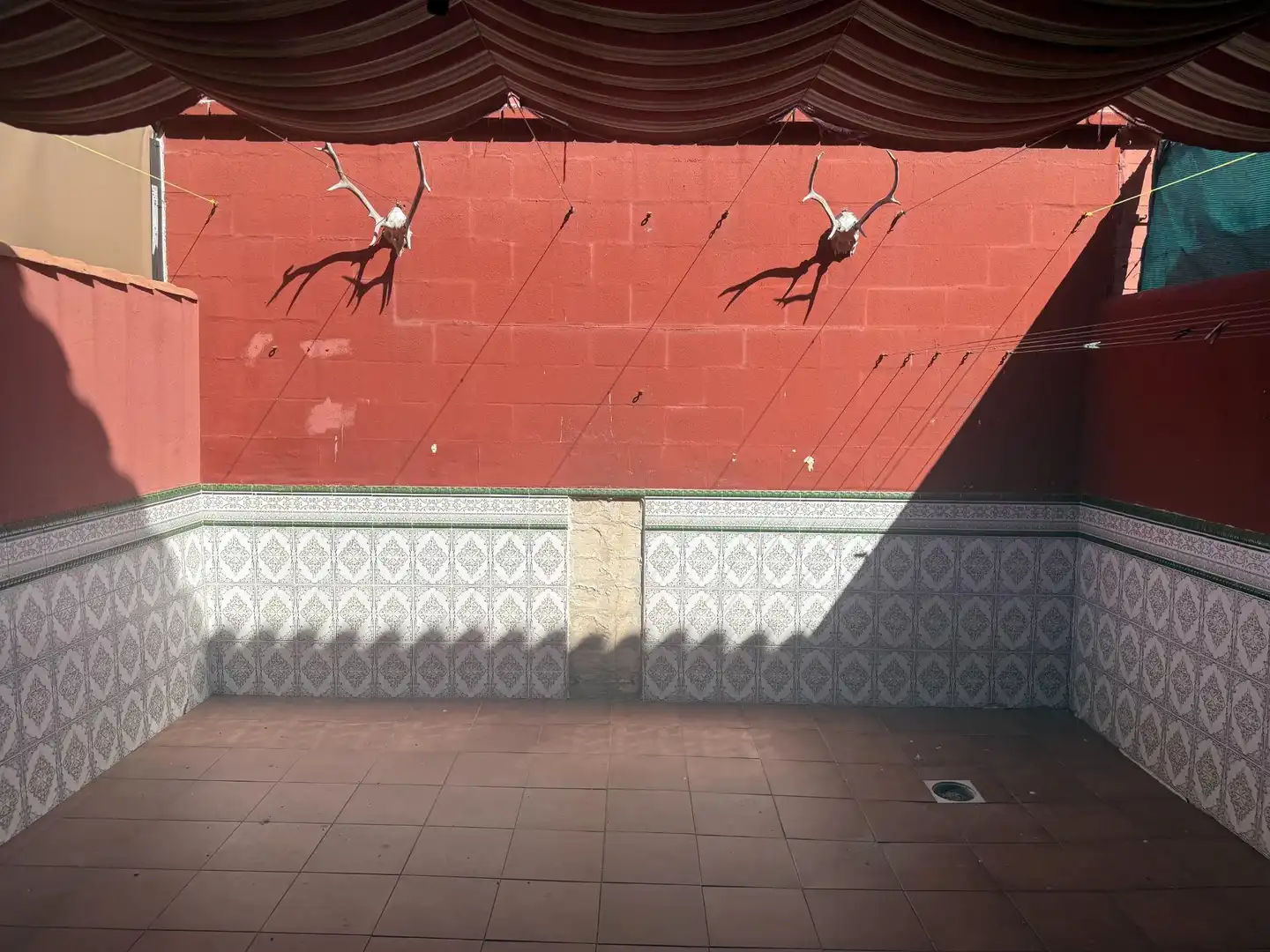 Vista exterior de Casa adosada en venta en Algeciras con Jardín privado y Piscina comunitaria