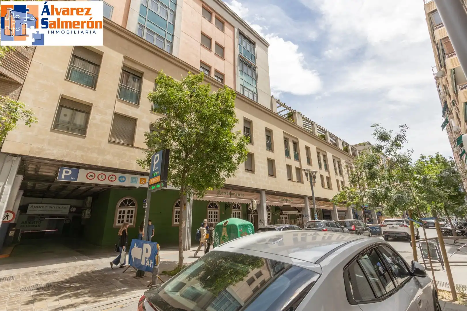 Exterior view of Flat for sale in Granada  with Air Conditioner and Heating