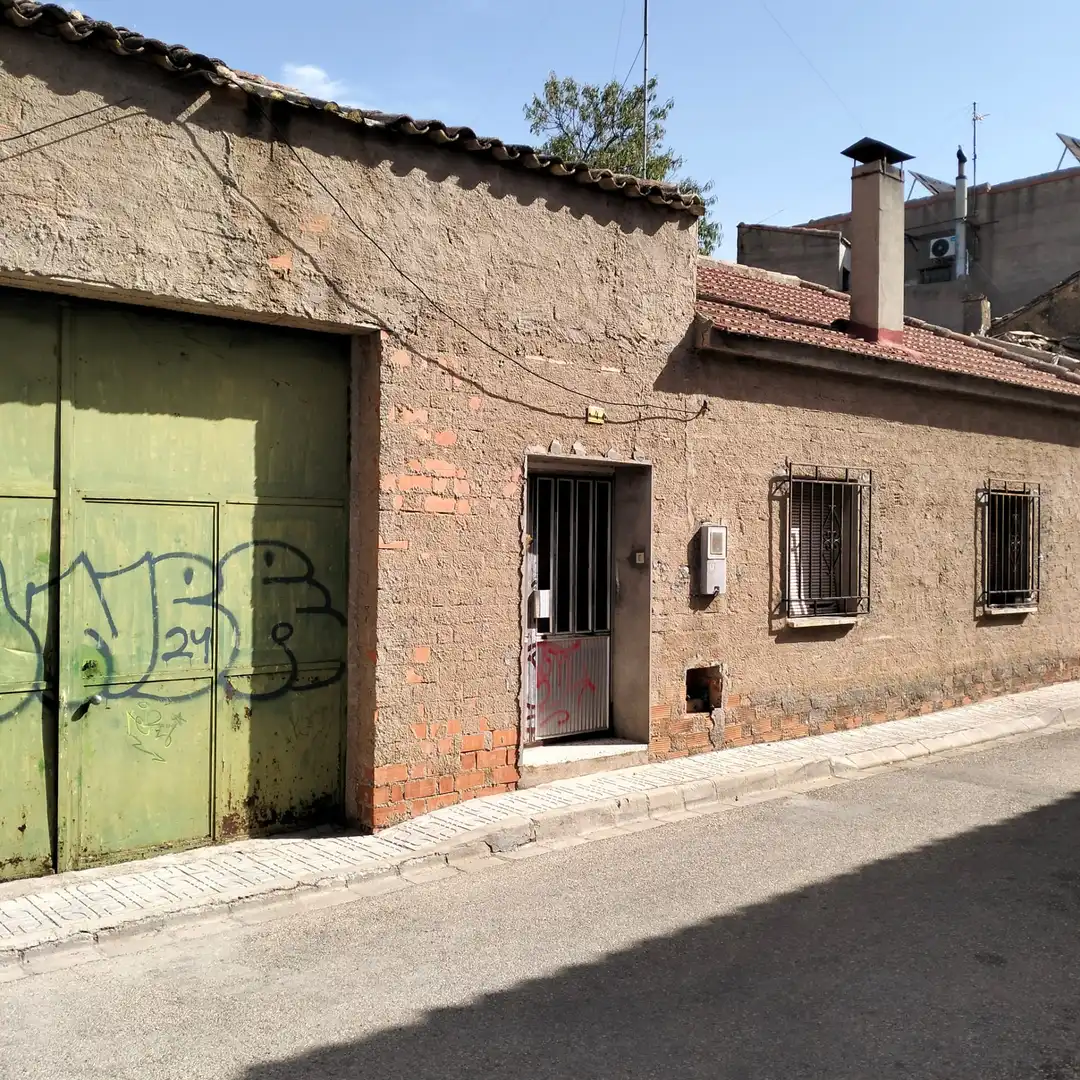House with garden for sale in Calle Tomasillo 4