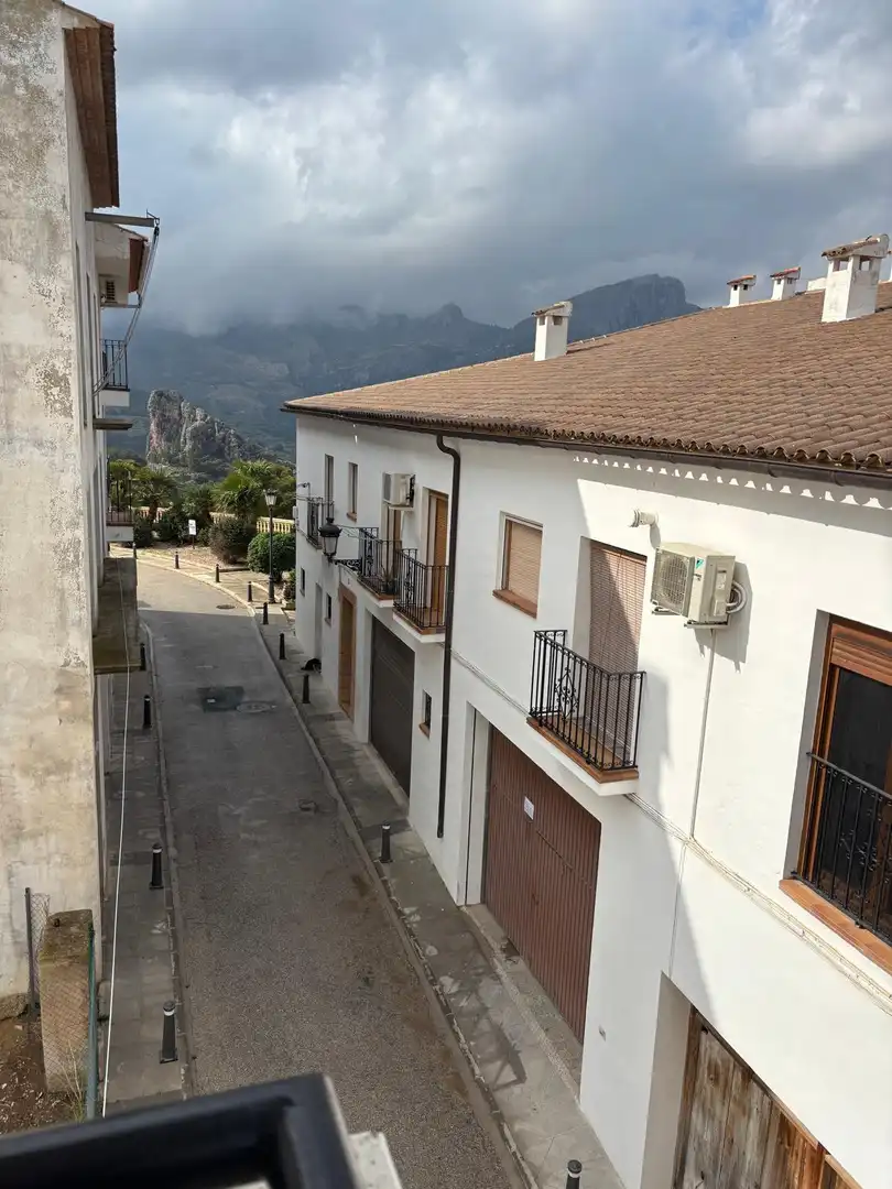 Vista exterior de Apartament en venda en El Castell de Guadalest amb Aire condicionat i Internet