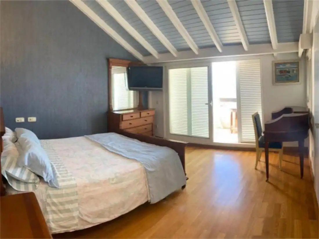 Dormitori de Casa adosada en venda en Marbella amb Aire condicionat, Calefacció i Jardí privat