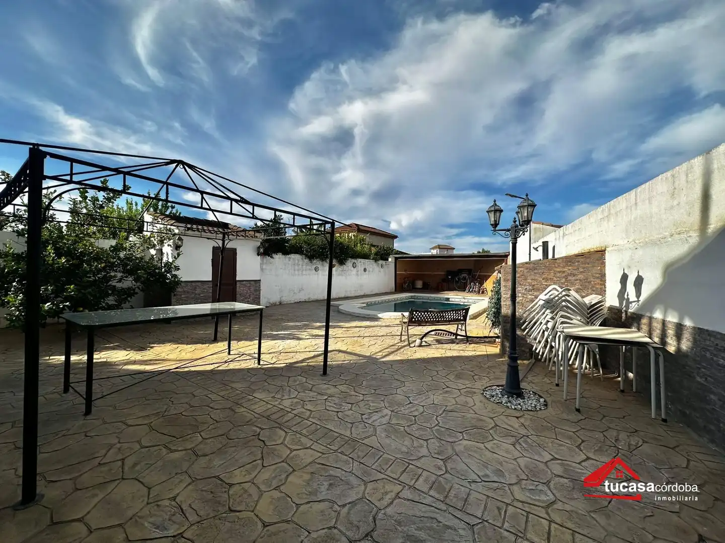 Terrassa de Casa o xalet en venda en Córdoba amb Aire condicionat, Jardí privat i Piscina
