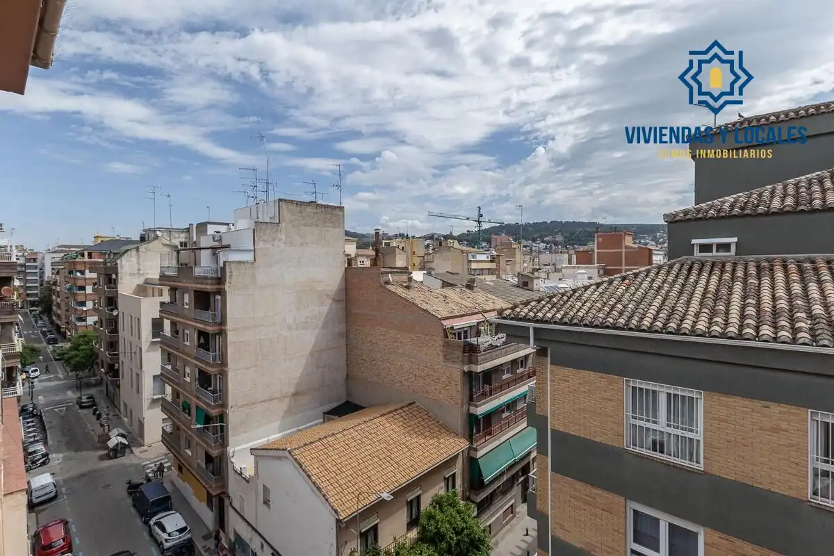 Piso con ascensor en venta en Calle MARQUES DE MONDEJAR, imagen 3