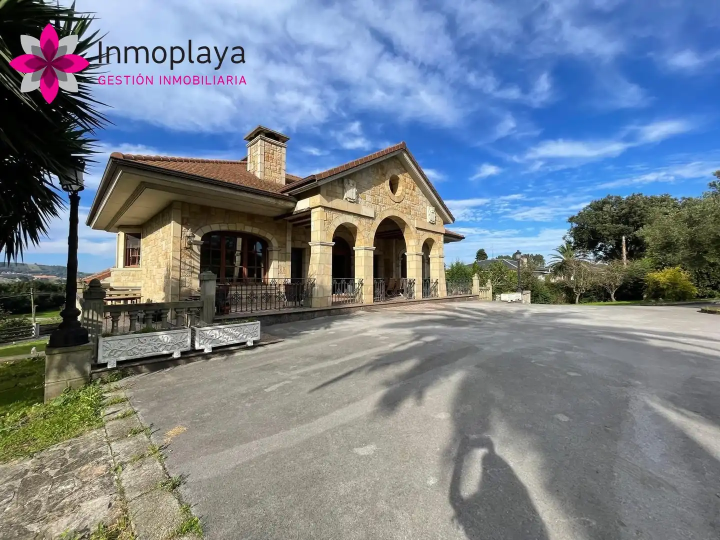 Vista exterior de Casa o chalet en venta en Noja con Jardín privado, Terraza y Trastero