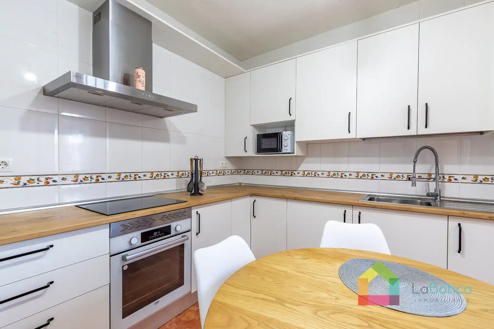 Cocina de Casa adosada en venta en Carmena con Calefacción