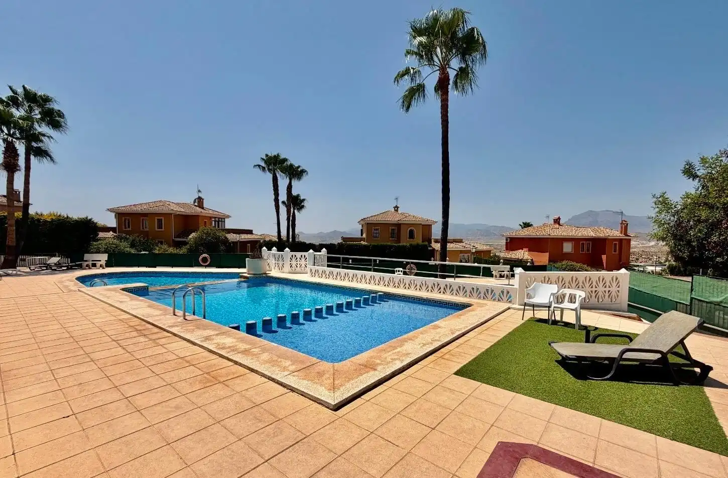Adossat amb piscina en venda a DE LES COMARQUES