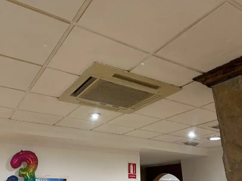 Commercial properties for sale in Úbeda  with Air Conditioner, Heating and Parquet flooring