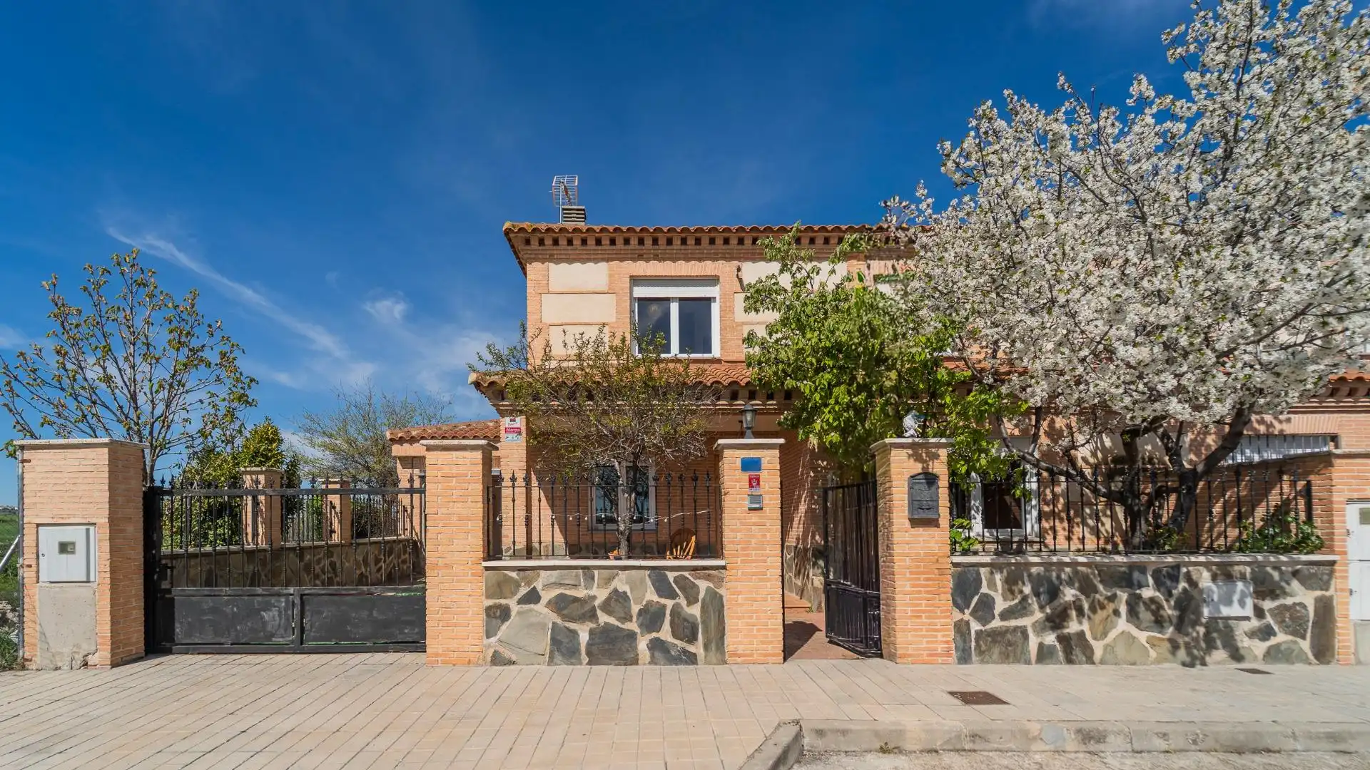 Casa adosada en venda a Calle Calle Bario