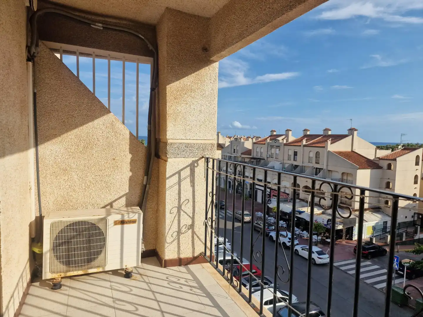 Apartament amb piscina en venda a Avenida LA MARINA, imagen 4