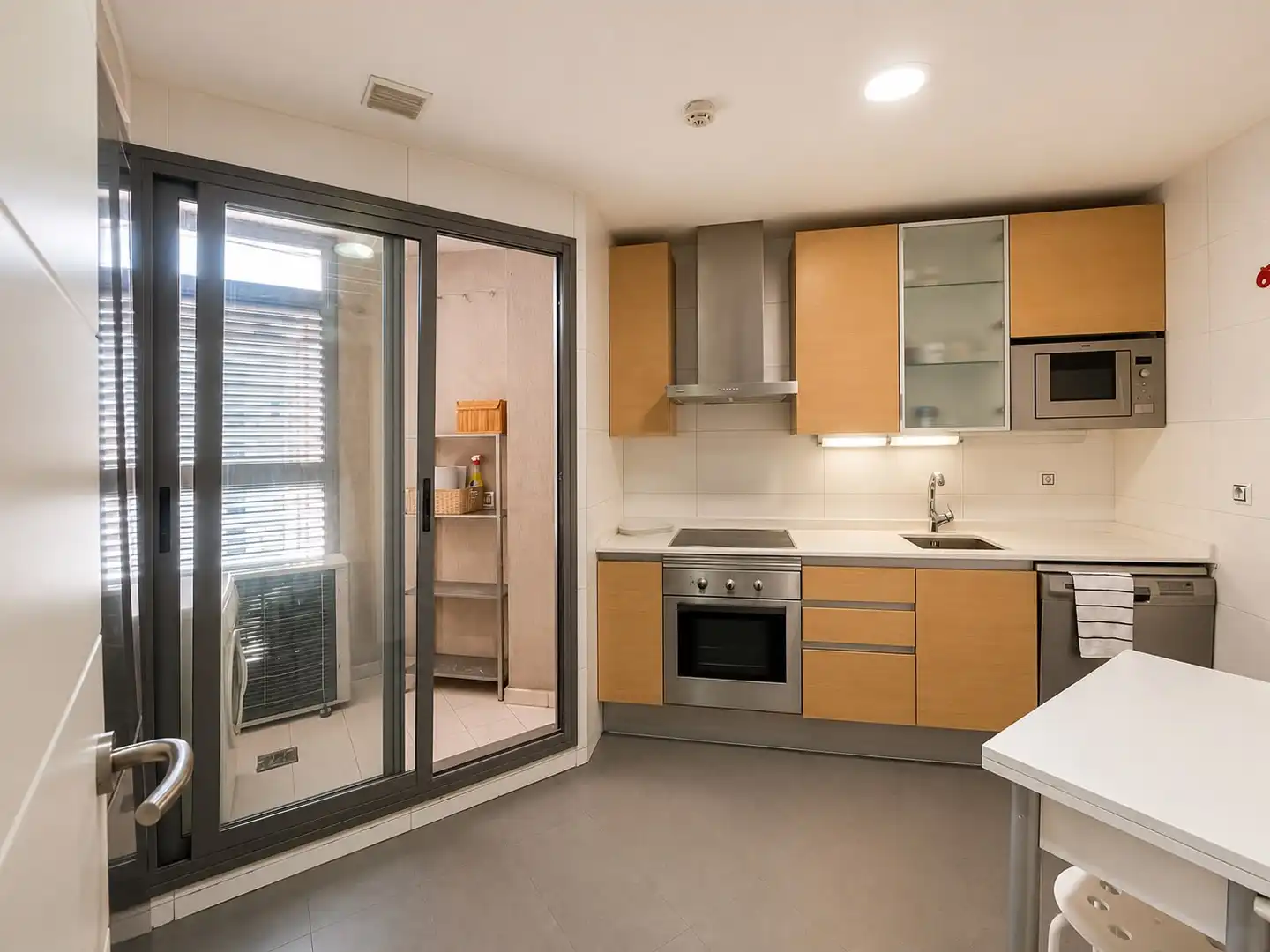 Kitchen of Flat for sale in Madrid  with Air Conditioner, Private garden and Storage room