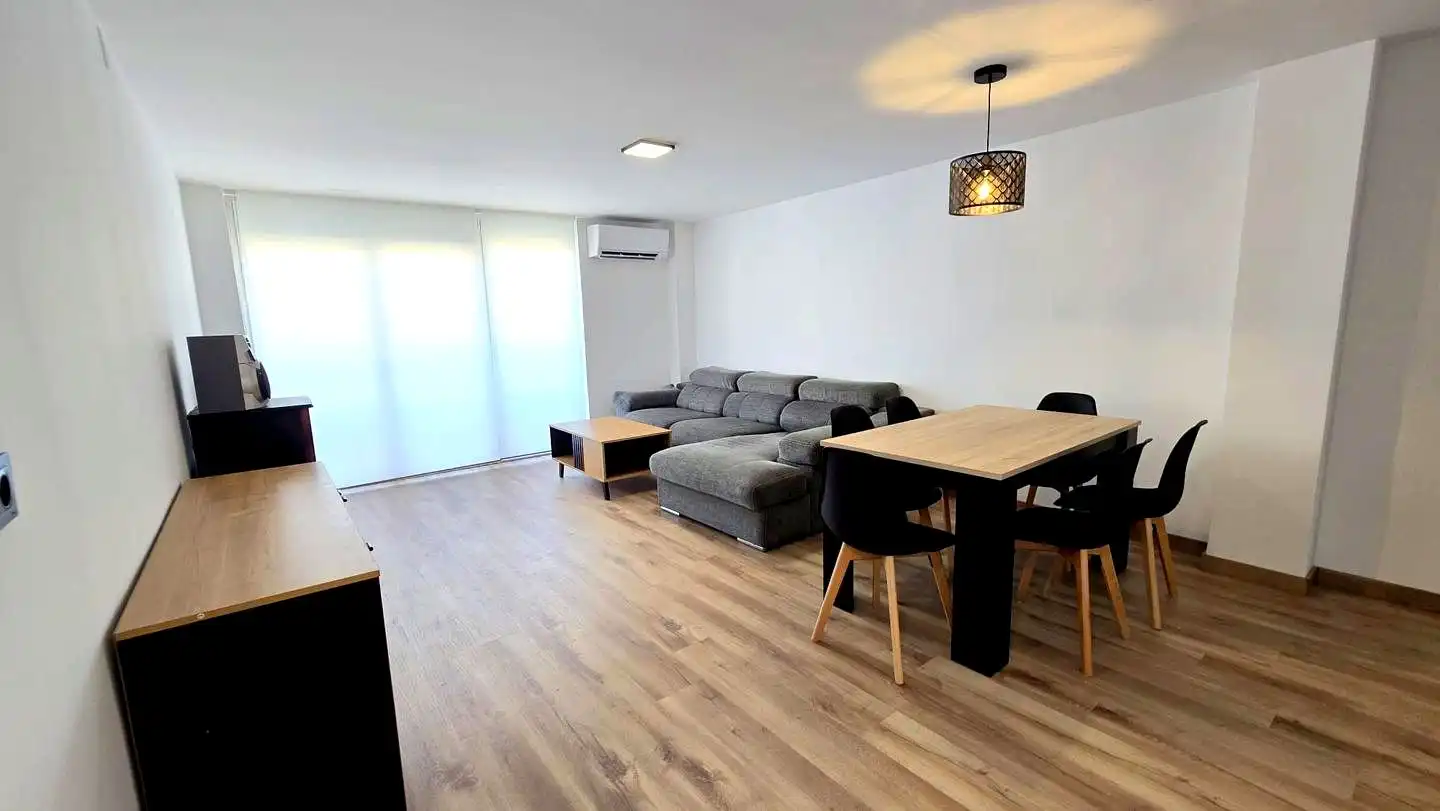 Wohnzimmer von Wohnung zur Miete in Gandia mit Klimaanlage, Terrasse und Möbliert