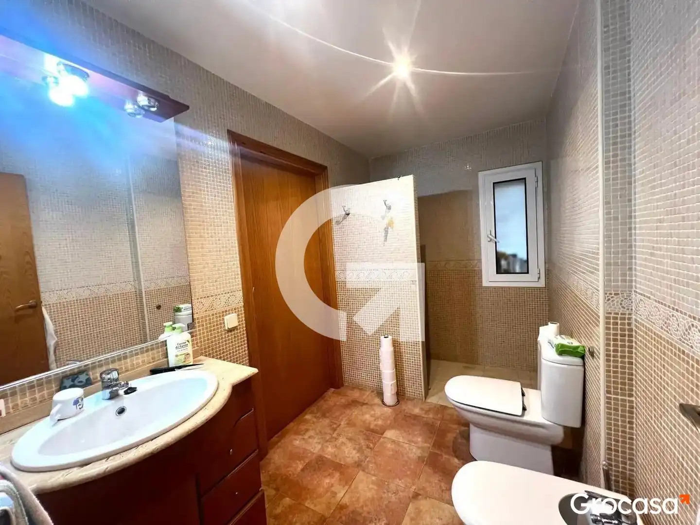Baño de Casa o chalet en venta en Vilanova i la Geltrú con Jardín privado, Terraza y Trastero