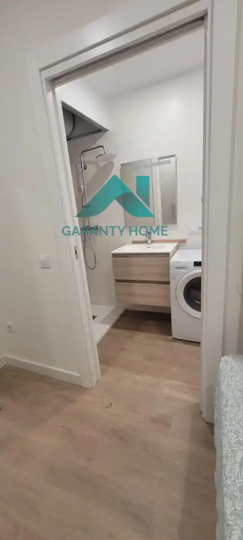 Baño de Estudio de alquiler en Cáceres con Aire acondicionado, Calefacción y Amueblado