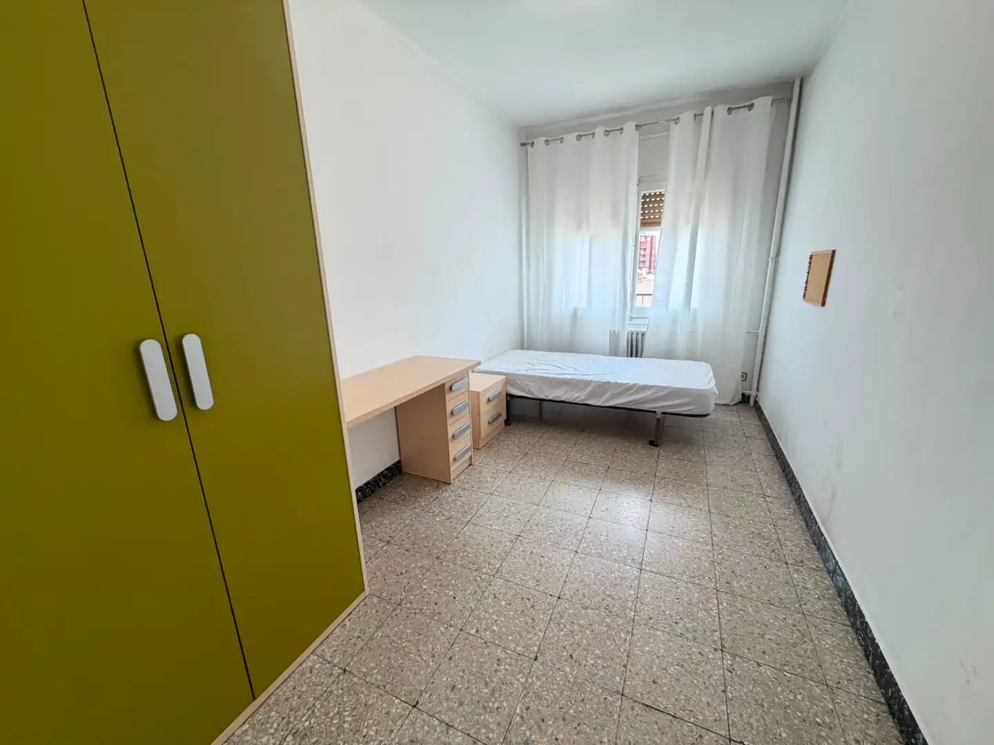 Habitación de Piso de alquiler en Lleida con Calefacción, Amueblado y Horno