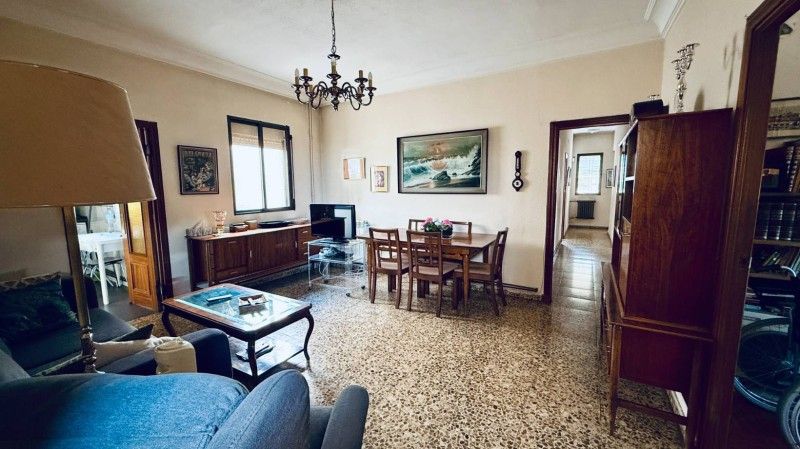 Living room of Flat for sale in  Madrid Capital  with Heating, Private garden and Parquet flooring