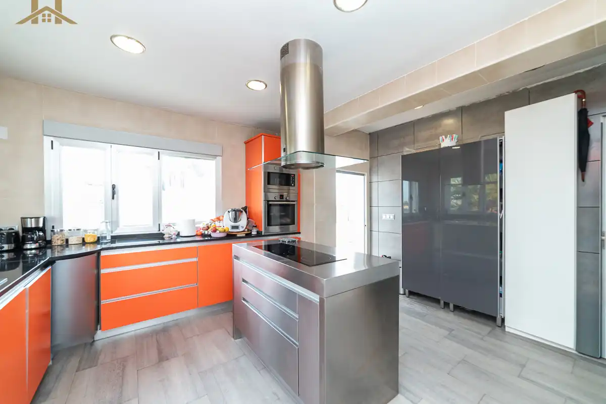 Kitchen of Houses for sale in Casarrubios del Monte  with Air Conditioner, Heating and Terrace