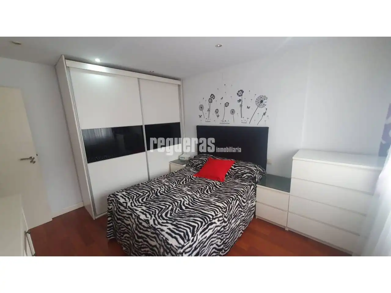 Schlafzimmer von Wohnung zum Verkauf in Castrillón mit Heizung und Abstellraum