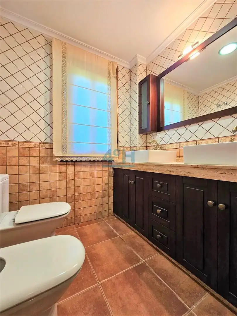 Baño de Casa o chalet en venta en O Pereiro de Aguiar  con Calefacción, Jardín privado y Terraza
