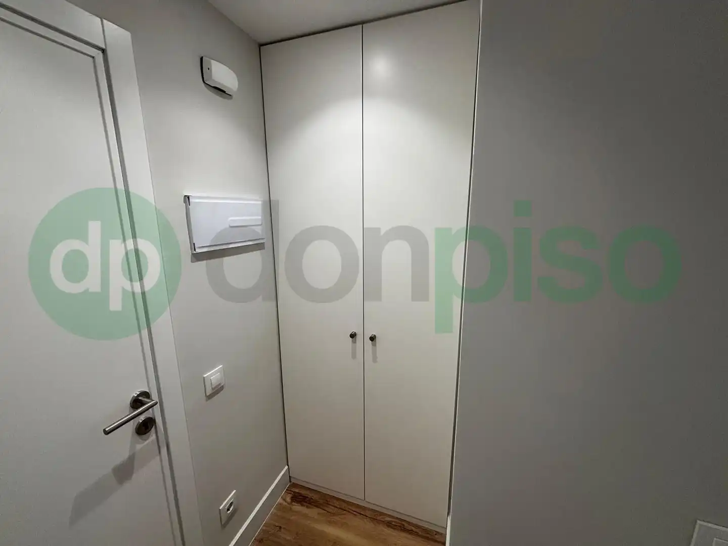 Bedroom of Flat for sale in Madrid  with Air Conditioner, Parquet flooring and Furnished
