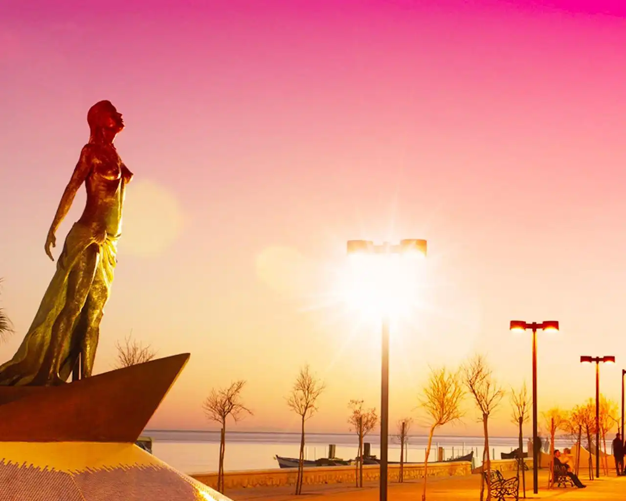 Außenansicht von Erdgeschoss zum Verkauf in Fuengirola mit Klimaanlage, Privatgarten und Abstellraum