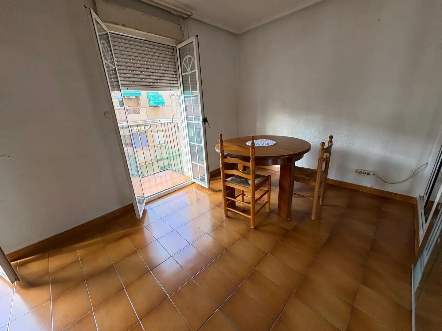 Flat for rent in Calle manuel ruiz magro, Carrús Este