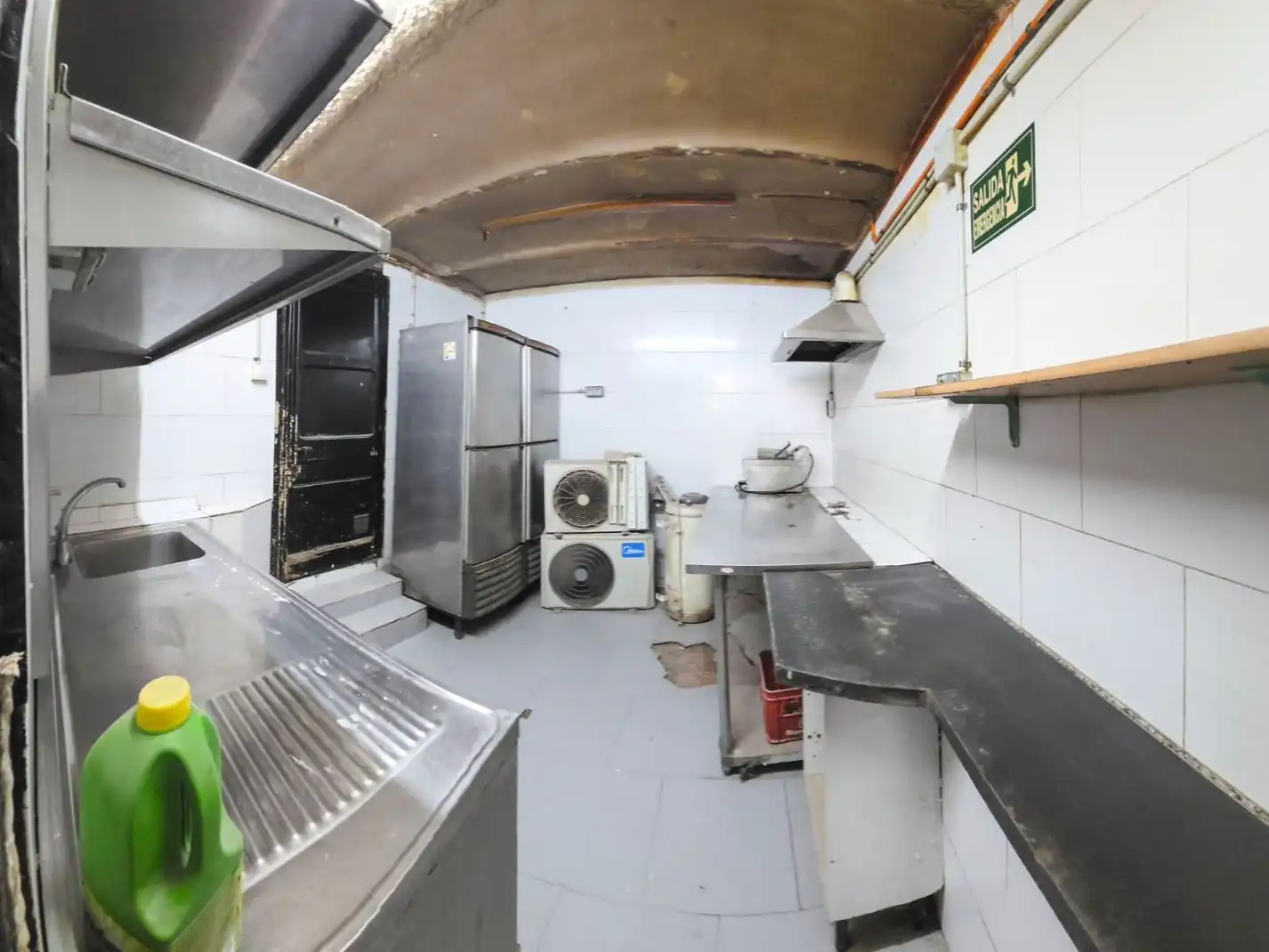 Cocina de Local de alquiler en Barcelona con Aire acondicionado, Calefacción y Terraza
