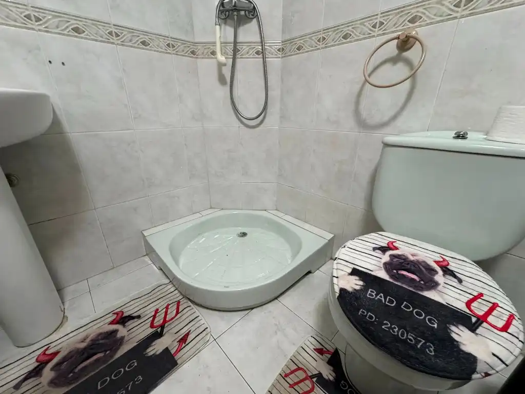Bany de Pis en venda en Gijón  amb Calefacció, Parquet i Traster