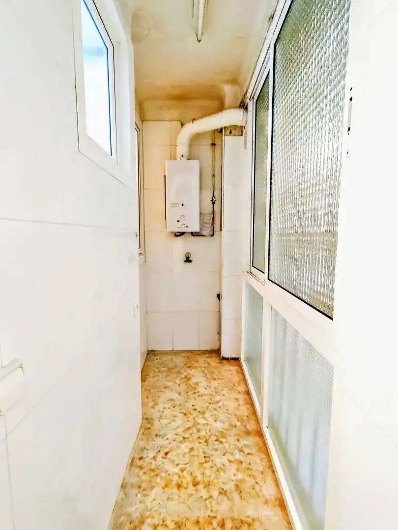 Bany de Pis en venda en Barcelona amb Parquet i Balcó