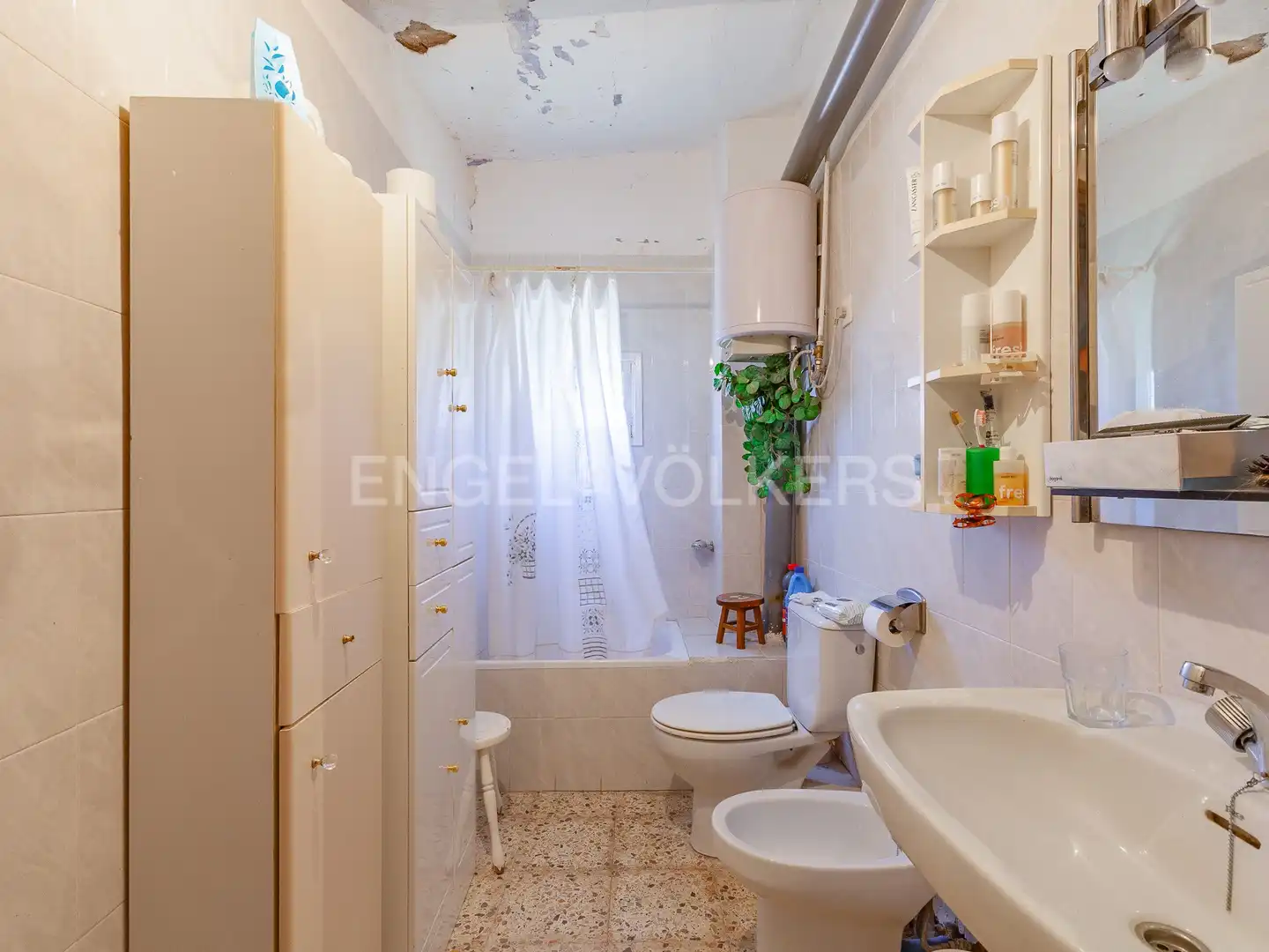 Bathroom of Country homes for sale in La Nou de Berguedà  with Heating, Private garden and Balcony