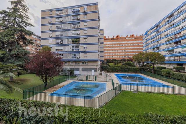 Piso en Venta en Calle de Seco, . en Adelfas