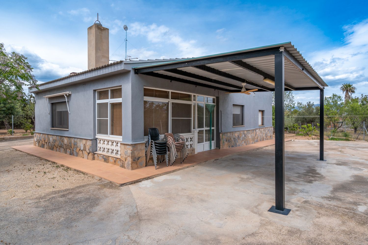 Vista exterior de Casa o xalet en venda en Tortosa amb Aire condicionat, Calefacció i Jardí privat
