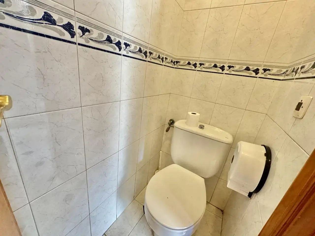 Baño de Local en venta en Maello con Aire acondicionado