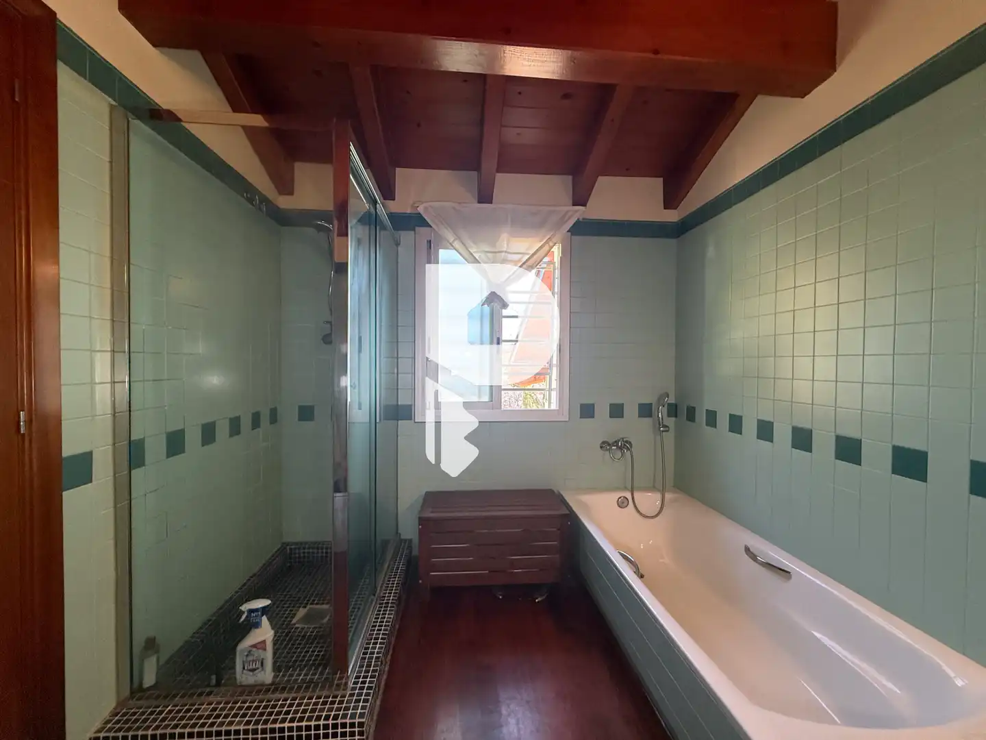 Bathroom of Houses for sale in Castelldefels  with Air Conditioner, Heating and Terrace
