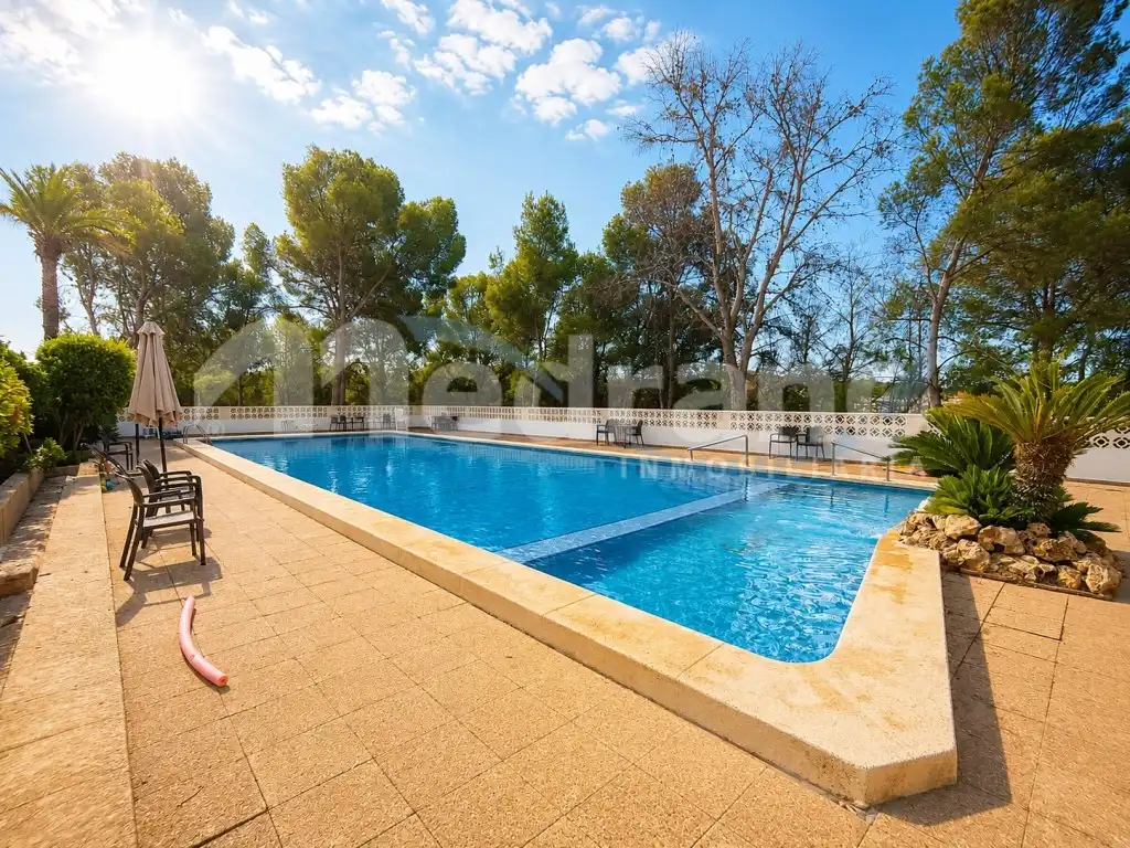 Piscina de Apartamento de alquiler en La Nucia con Aire acondicionado, Calefacción y Jardín privado