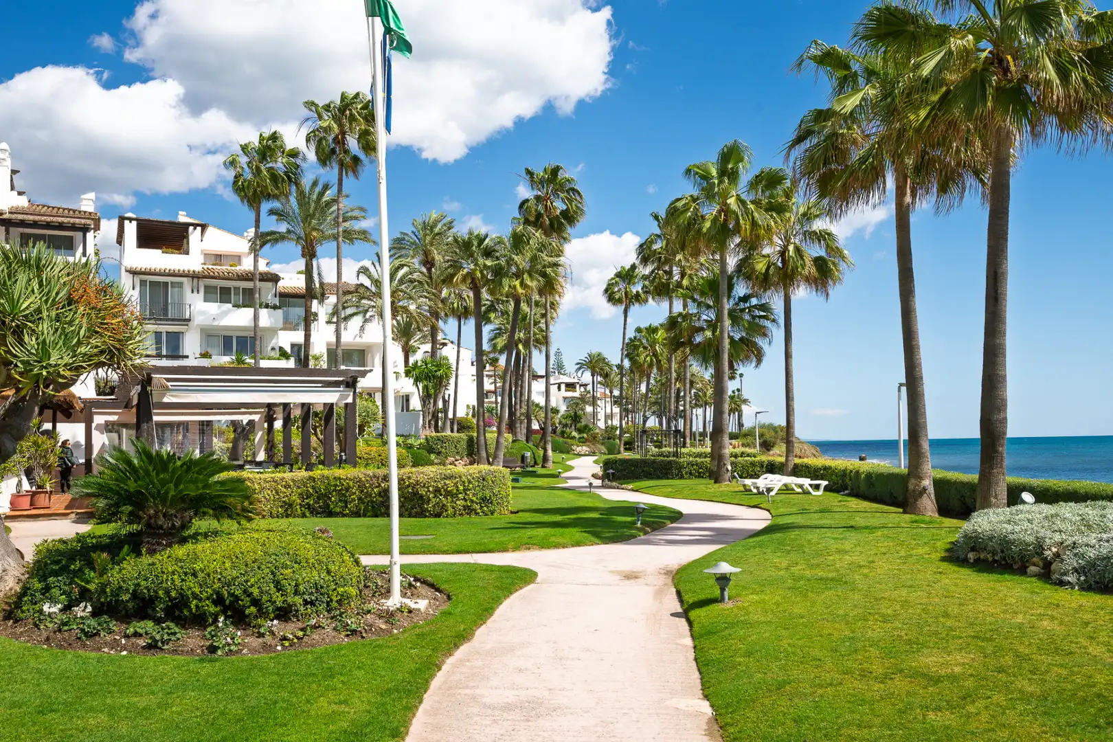 Exterior view of Ground floor for sale in Estepona  with Air Conditioner, Terrace and Swimming Pool