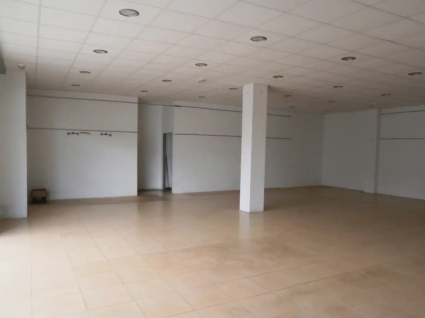 Locale commerciale in vendita a Avenida de Puxeiros 68, imagen 2