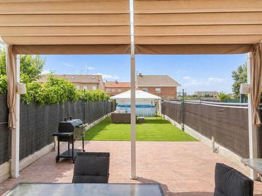 Casa a schiera con piscina in vendita a Calle Serrano