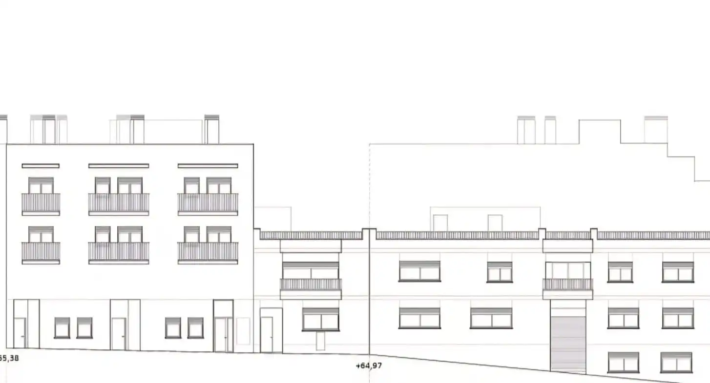 Maisonette zum Verkauf in Badalona mit Klimaanlage, Heizung und Privatgarten