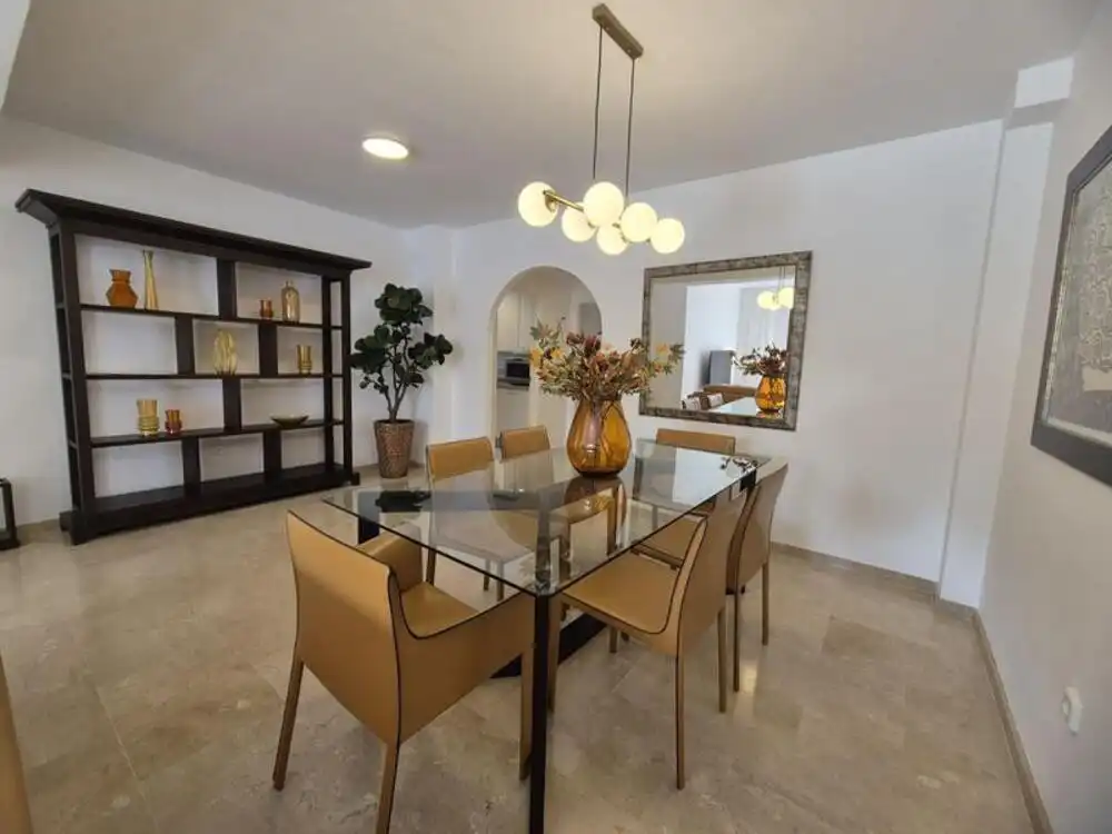 Menjador de Apartament de lloguer en Marbella amb Aire condicionat, Terrassa i Traster