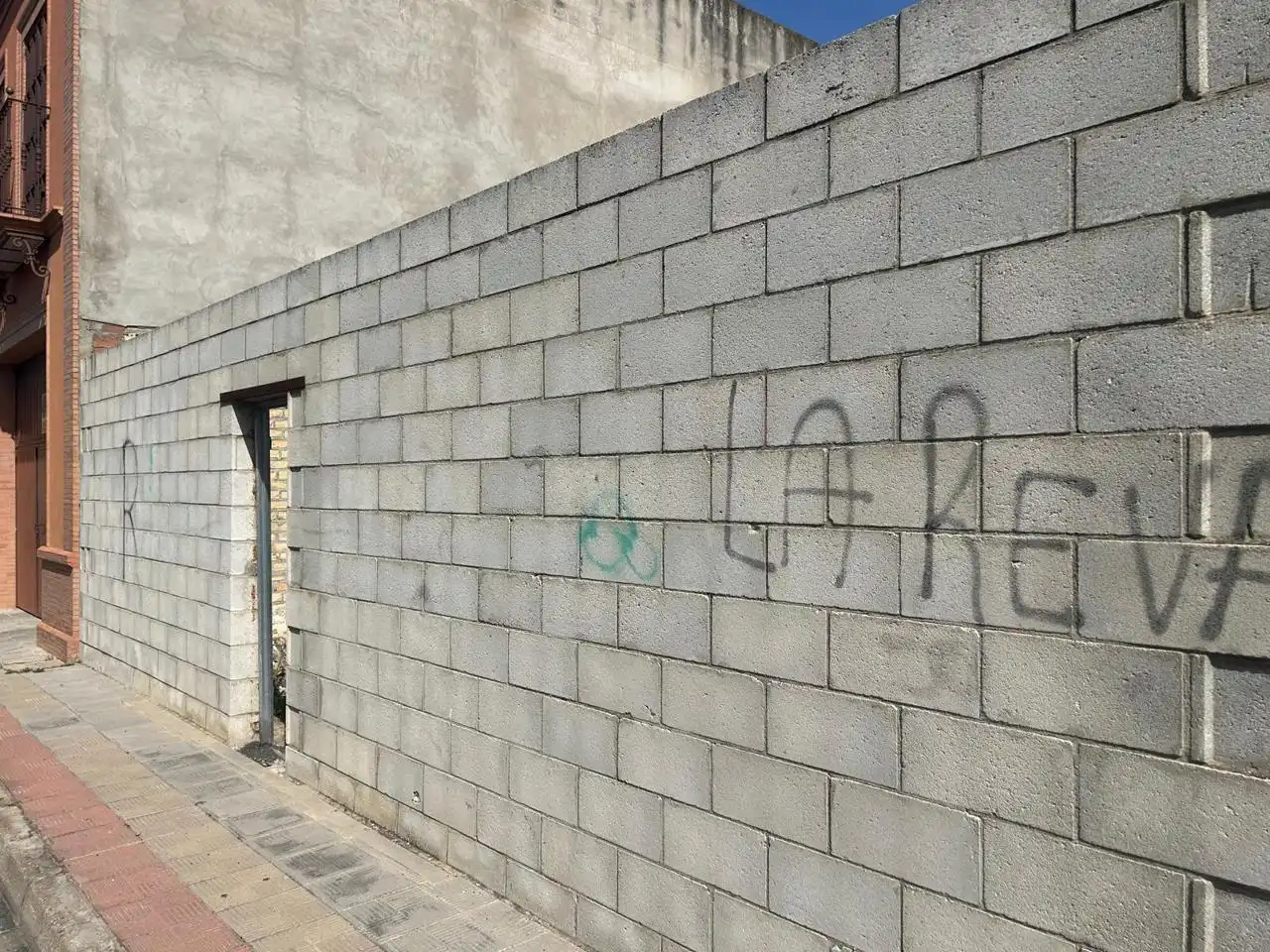 Außenansicht von Residential zum Verkauf in Dos Hermanas