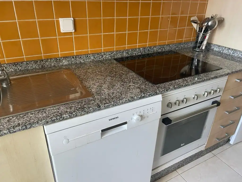 Cuina de Apartament en venda en La Manga del Mar Menor amb Terrassa, Piscina i Balcó